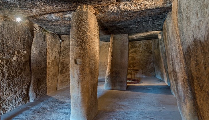 Dolmen de Menga / Cueva de Menga