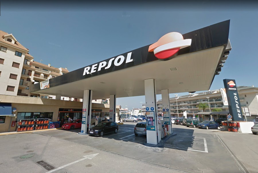 Estación De Servicio Repsol Sabinillas