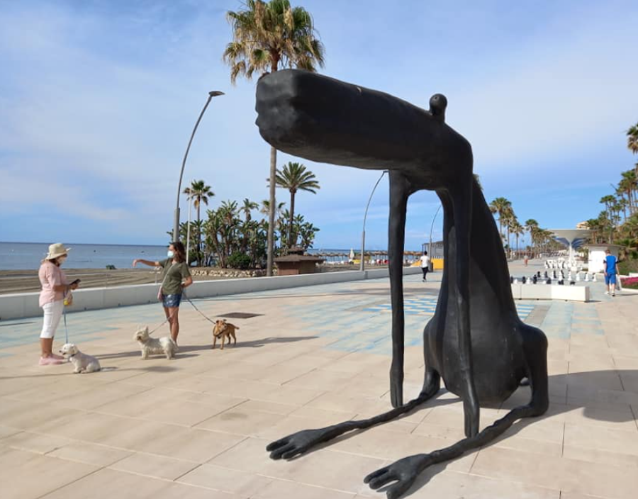 Estatua "Perro I" De Rafa Macarrón