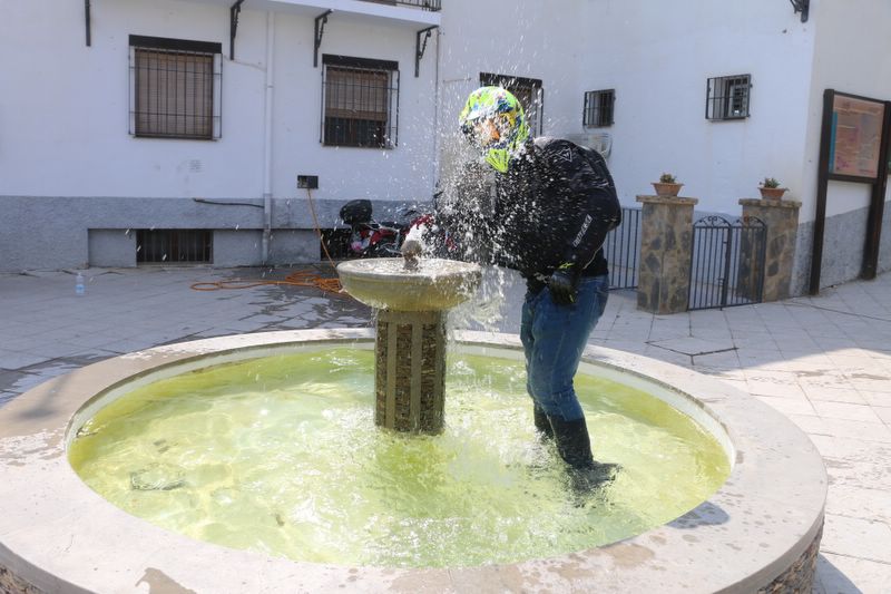 Fuente De La Plaza De La Iglesia De Juviles