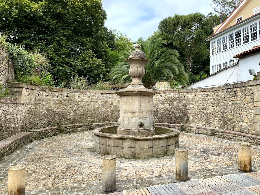 Fuente De Los Caños De Rivero