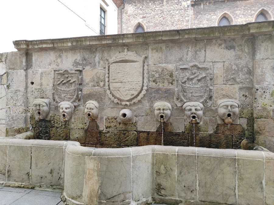 Fuente De Los Caños De San Francisco