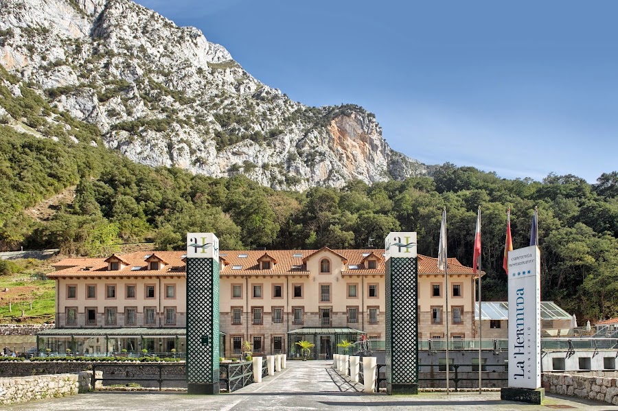 Hotel Balneario De La Hermida