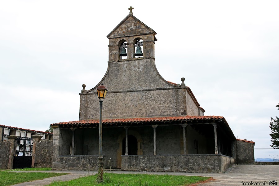 Iglesia Prerrománica De Santiago De Gobiendes