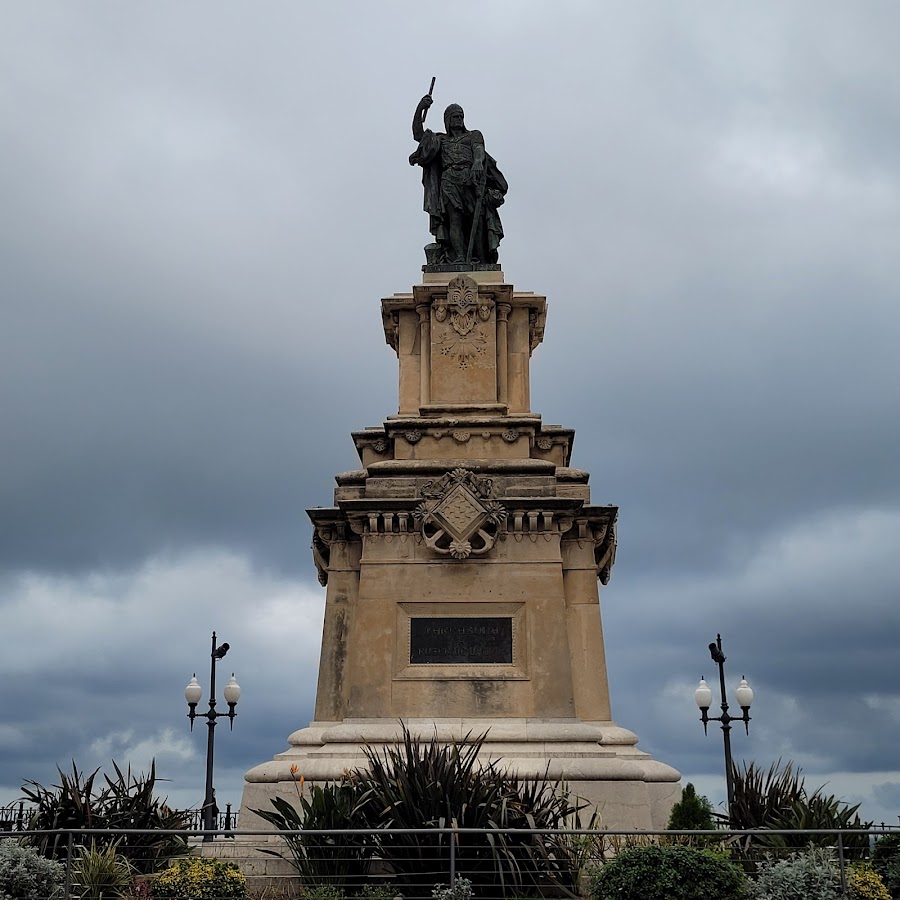 Monumento a Roger de Lauria