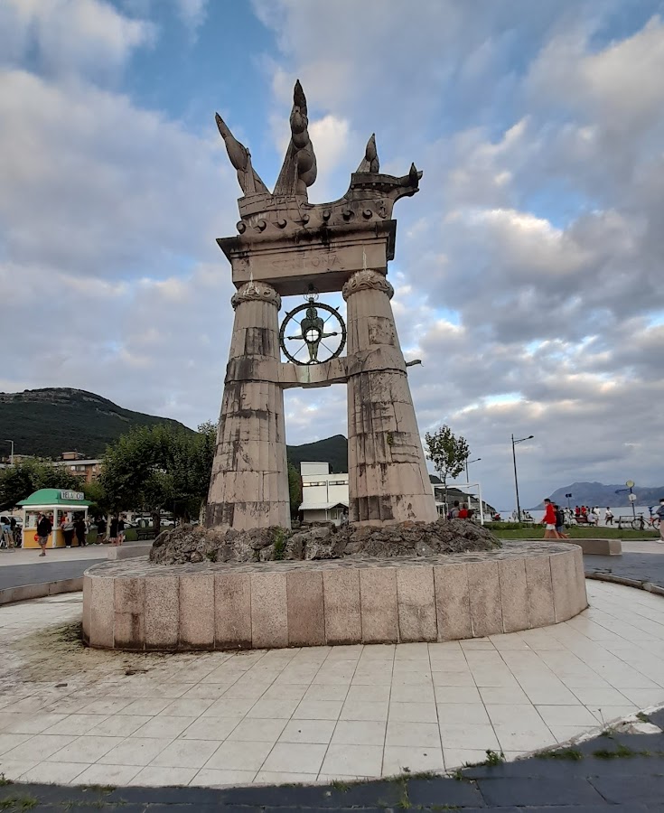 Monumento A Juan De La Cosa