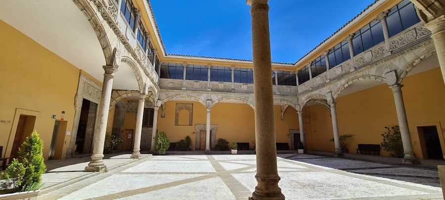 Palacio De Bracamonte