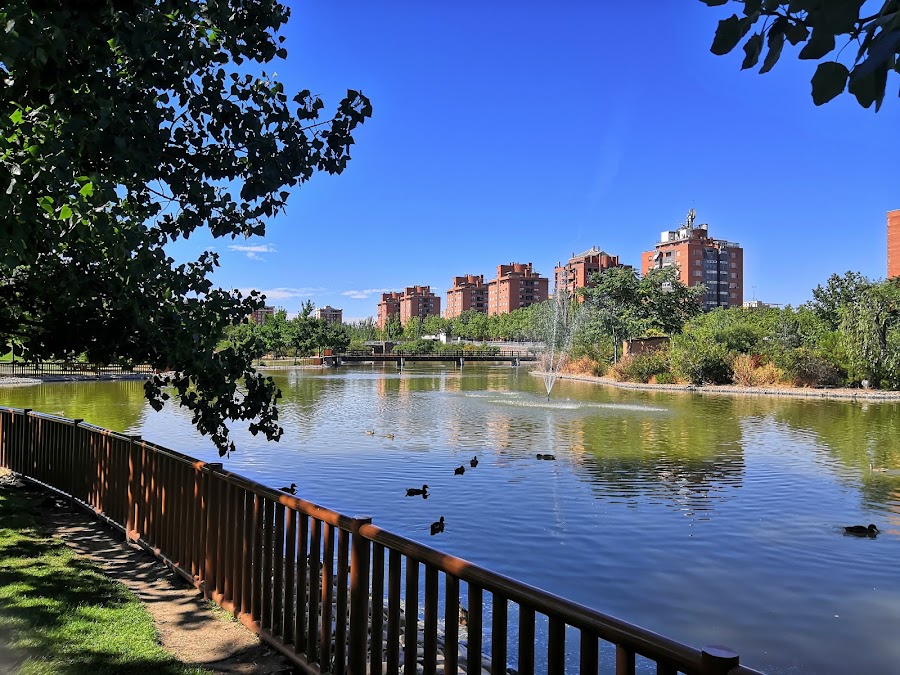 Parque Lago Loranca