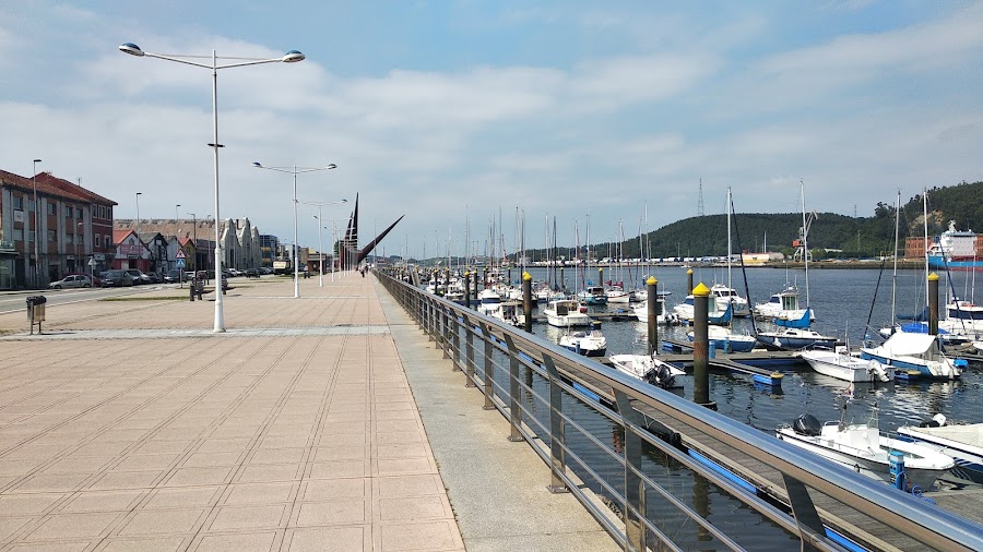 Paseo De La Ría De Avilés