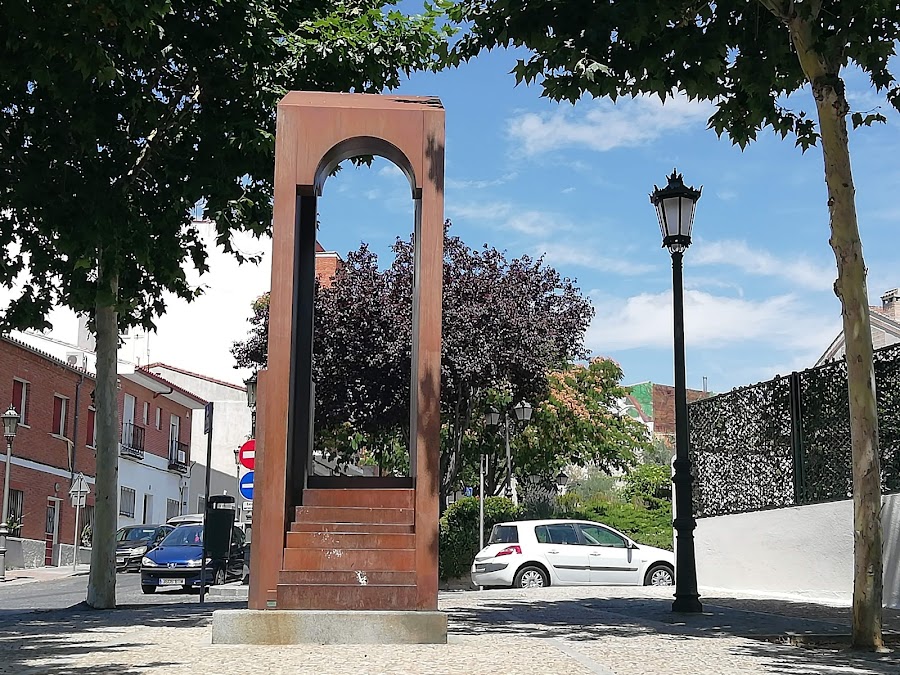 Plaza De La Virgen De La Cueva