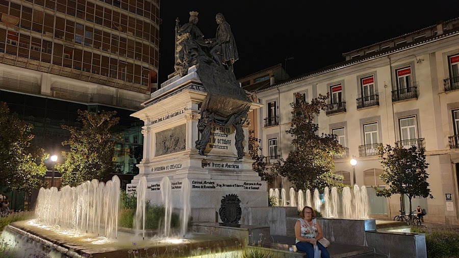 Plaza Isabel La Catolica