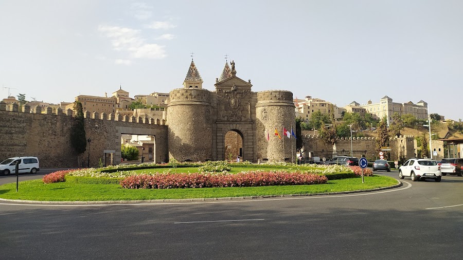 Puerta De Bisagra