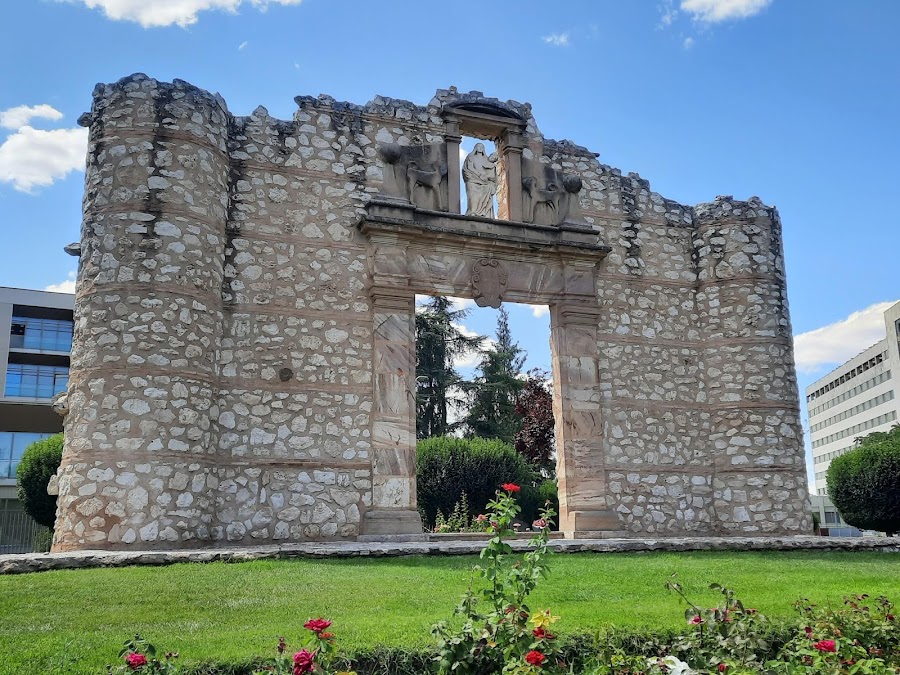 Puerta De Santa María