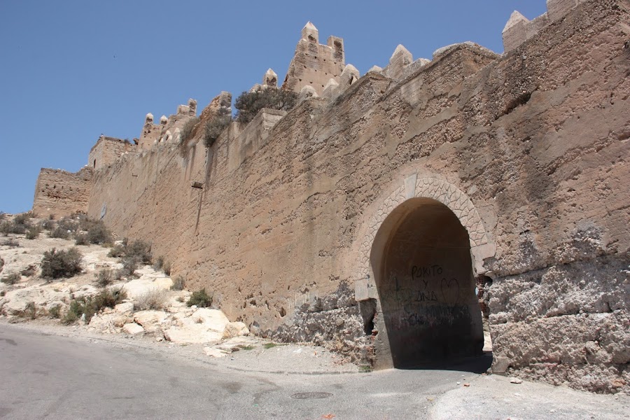 Puerta En La Muralla Del Cerro De San Cristóbal