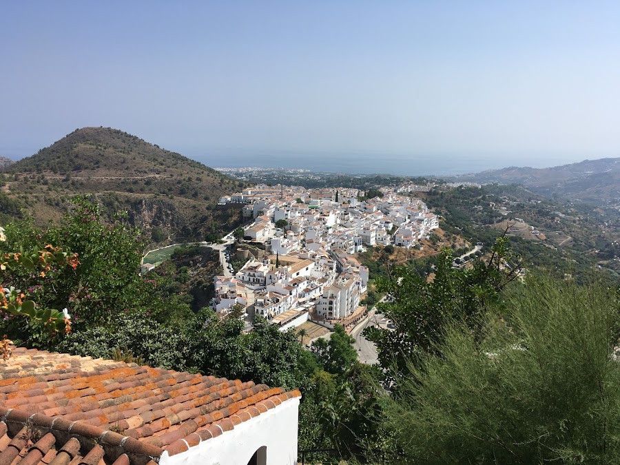 Restos Del Castillo De Lizar